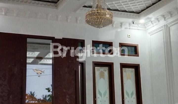 Rumah mewah fasilitas kolam renang di untung suropati lampung