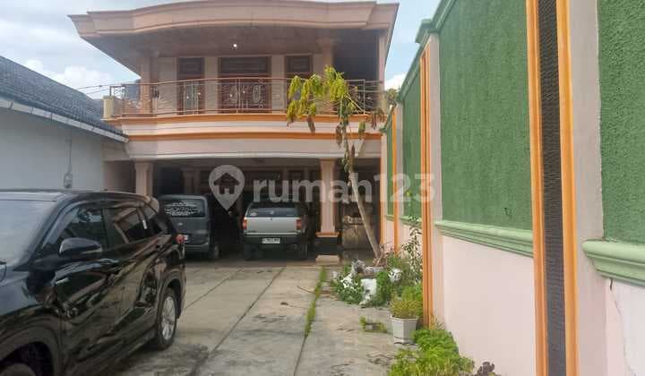 Rumah 2 Lantai di Waydadi Bandar Lampung Cocok untuk Kantor tersedia Lahan Parkir yang Luas