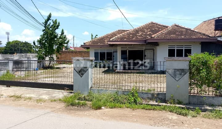 Ruang Usaha Cocok Buat Kantor Lahan Parkir Luas Sukarame