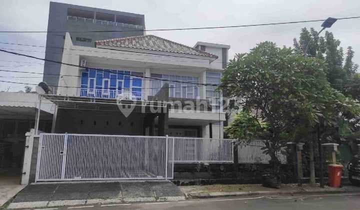 House for Rent in Duren Sawit Kalimalang with 6 Bedrooms