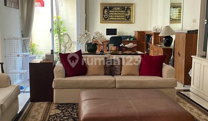 Di Jual Rumah 300 M2 Mewah Cantik Rapih Full Furnished & Siap Huni di Raffles Hills Cibubur 4 + 1 KT