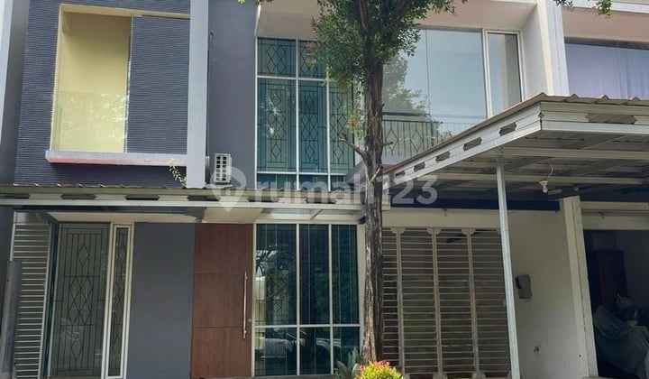 Sewa Rumah Depan Taman Luas Tanah 180 M2 di Citra Grand Cibubur 3+1 KT (Ada Ac di Tiap Kamar)