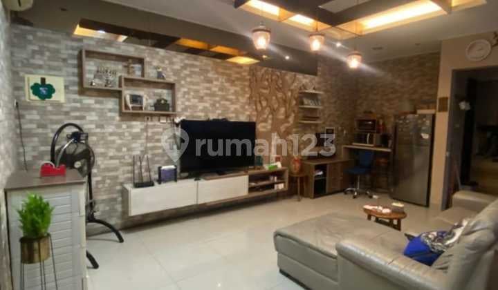 Sewa Rumah Casa Jardin Residence144m2 Full Furnish 2.5 Lantai Daan Mogot Jakarta Barat