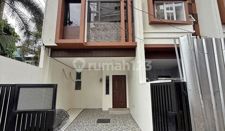 Brand New House in Tanjung Duren 3.3X11.6, 3 Floors, Flood-Free.