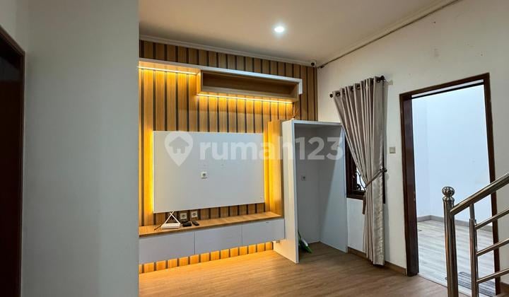 Rumah Puri Kembangan Zamrud 6X15 Semi Furnish SHM