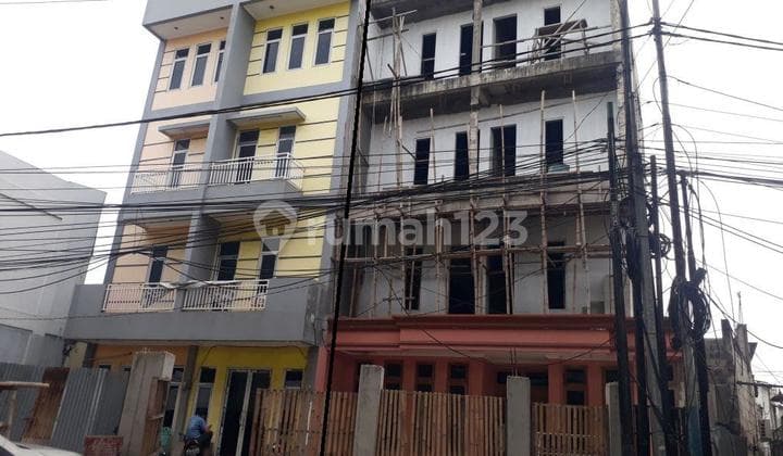 Ruko Murah bgt Butuh Renovasi di bwh NJOP di Jl raya bekasi