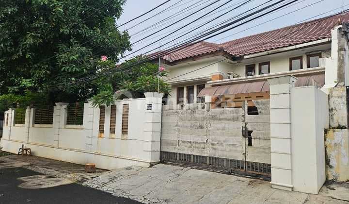 Rumah murah 2lt di Jl Anggur 3,Cipete Selatan,Cilandak