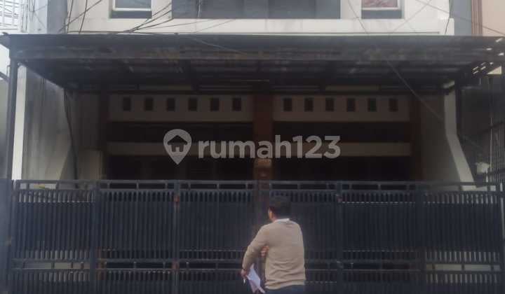 Rumah Murah 2Lt di Jl Rawa Selatan 5,Kampung Rawa,Jakpus