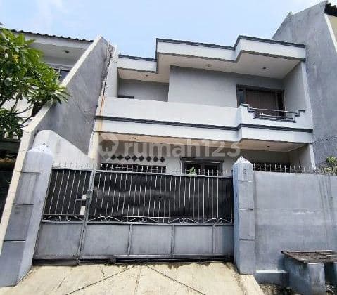 Cheap 2-story house on Jl Mandala Selatan 4, Tomang, Grogol Petamburan