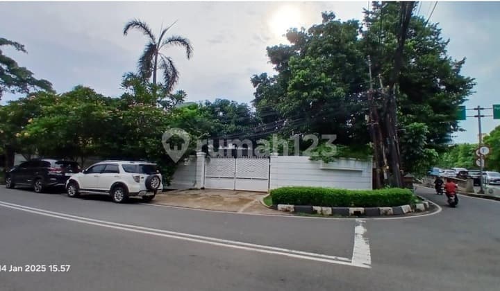 Rumah murah Hit Tanah di simprug golf 3 ,Grogol selatan