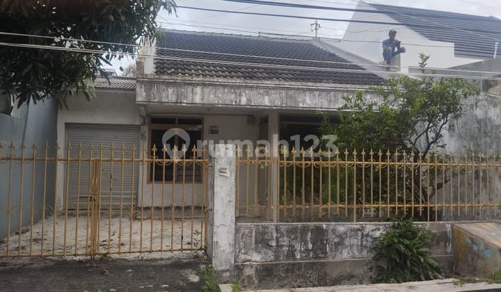 Dijual Rumah Hitung Tanah di Kutisari