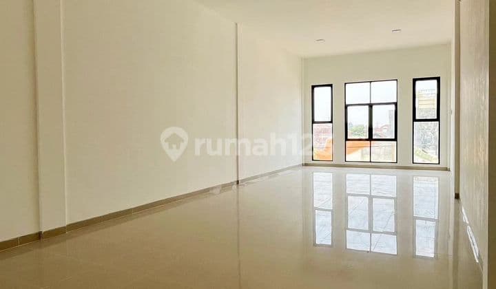 Disewakan Ruko Baru Gress 3Lt Komersial Area Bebas Portal di Pucang Anom