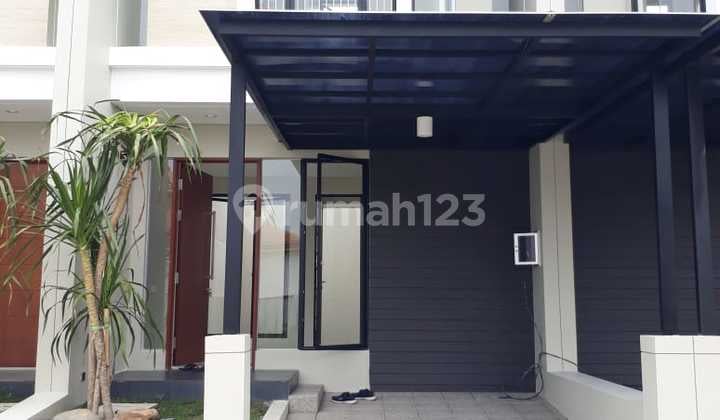 Dijual/sewa Rumah 2lt Full Renov With Balcony Northwest