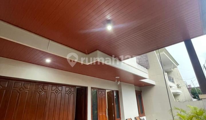 Dijual Rumah Mewah Baru Renovasi di Dharmahusada