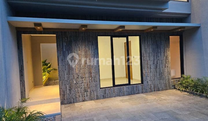 Dijual Rumah 2Lt Siap Huni Double Row di Rungkut