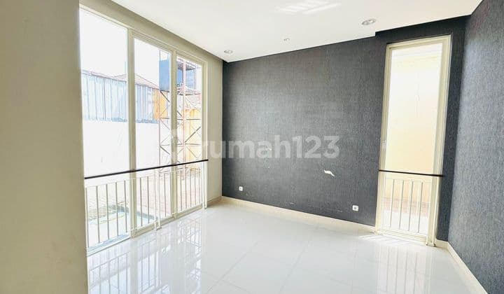 For Rent Semi-Furnished House Ready to Occupy Well-Maintained Pakuwon City