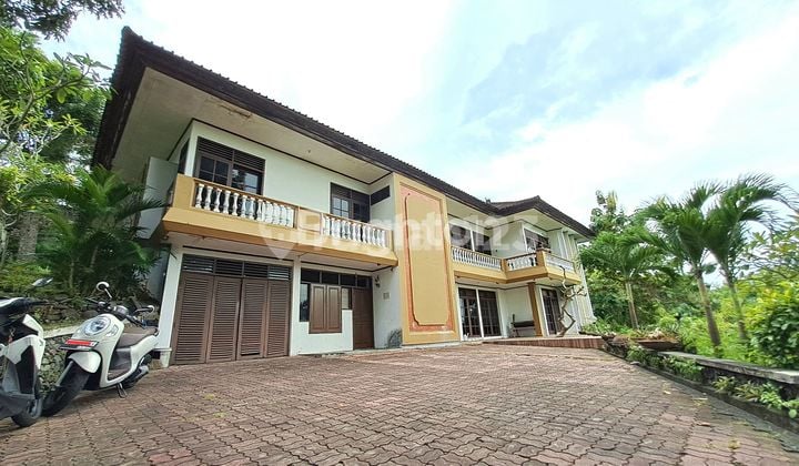 Semi-villa House For Sale Located Around Mumbul, Benoa Offering Ocean View, Sunrise And City Lights, Perfect For Resting
