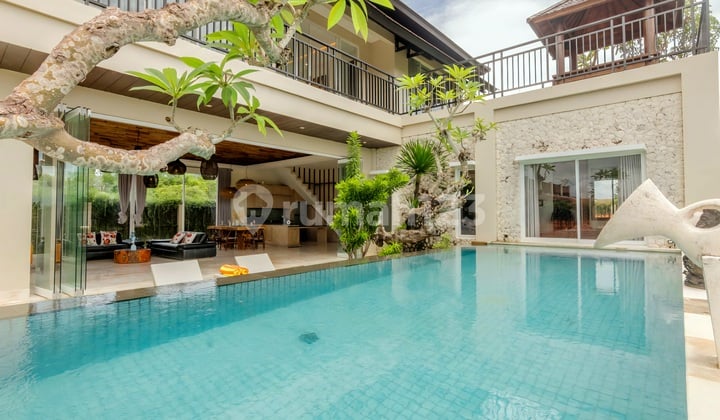 Villa For Yearly Rental, Ready To Move In, Located Around Dharmawangsa Street, Benoa, Nusa Dua