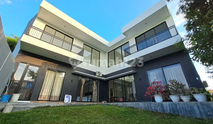 Rumah Dijual Terletak Dalam Kawasan Perumahan Kelas Premium, Munggu