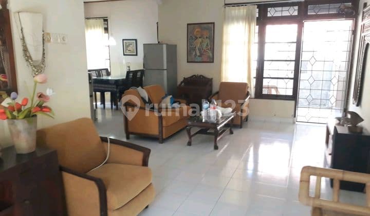 Rumah Dijual Siap Huni Terletak Sekitar Taman Griya Jalan Nuansa Udayana Utama, Jimbaran