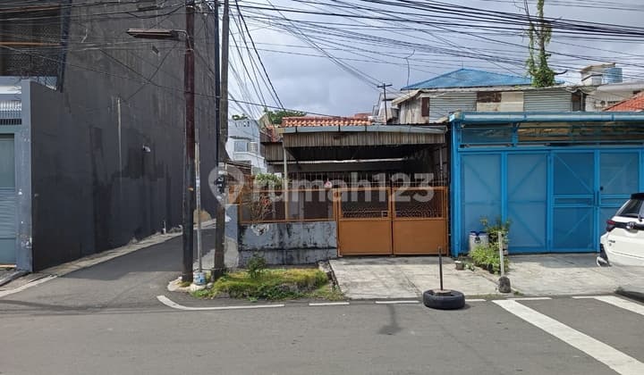 Rumah Strategis Di Jalan Marabahan, Roxy