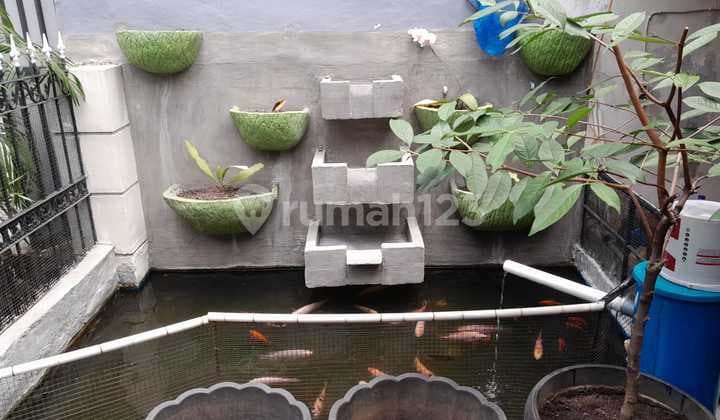 Rumah 1 1/4 Lantai Dgn Taman Kolam Ikan Harapan Indah Deket Jakarta Garden City Sumarecon Bekasi