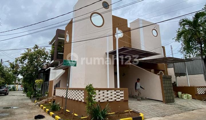 Rumah Gandeng Duta Bumi Harapan Indah Dekat Jakarta Garden City