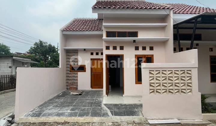 Rumah Strategis Dekat Jalan Utama & Stasiun