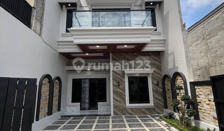 Rumah Mewah 2 Lantai Desain American Style Cipayung