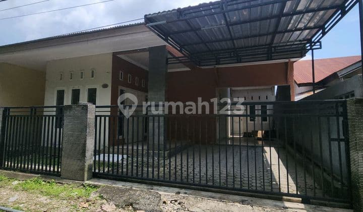Rumah di Sewakan Lokasi Prestisius Tengah Kota Dekat Universitas