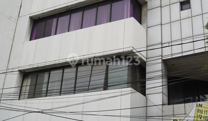 Office Space in Gajah Mada Building: Affordable and Strategic in the Heart of the City!