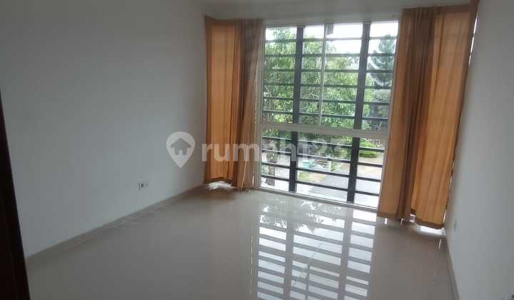Disewakan Rumah Siap Huni Graha Natura LT 108M 2 Kamar Semi Furnish Dekat Citraland dan Pakuwon Mall Surabaya Barat
