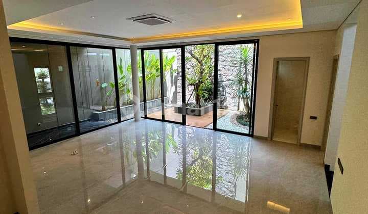 Dijual Rumah Baru Gress Minimalis Modern Split Level Pakuwon Indah 2.5lantai Super Mewah Siap Huni Luas 600m Dekat Pakuwon Mall