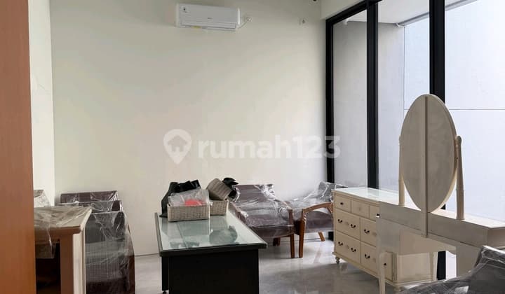 Rent House District 9 Thomson Type Citraland 4 Bedrooms Semi Furnished