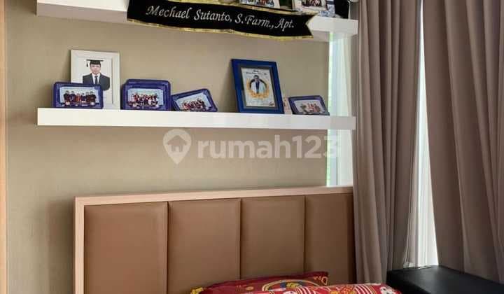 Disewakan Rumah 2 Lantai Pelican Hill Full Furnish Lb 160M 4Kamar Dekat Universitas Ciputra dan Pakuwon Mall Surabaya Barat