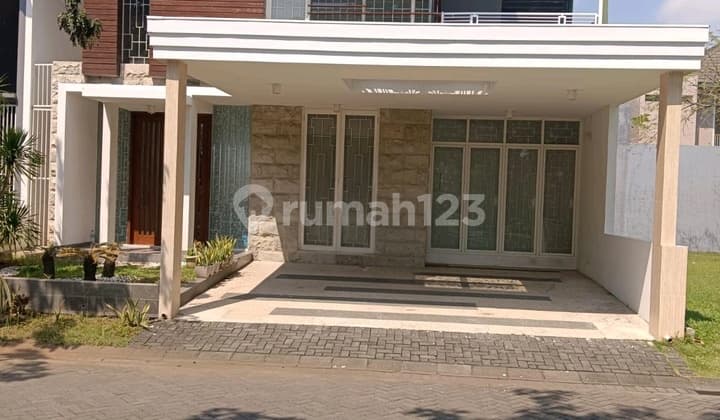 FOR RENT: Greenlake Citraland House 2 Floors 4 Bedrooms Land 263sqm Near Pakuwon Mall