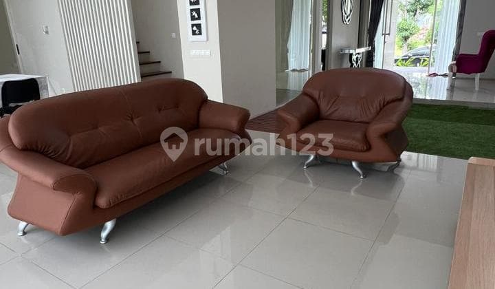 Disewakan Rumah Citraland Utama Full Furnish2 Lantai LT 200 4 Kamar Dekat Fresh Market dan Pakuwon Mall Surabaya Barat