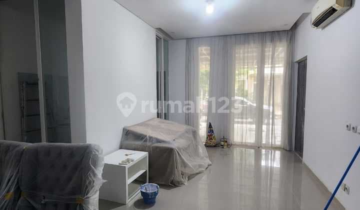 Disewakan Rumah Pakuwon Indah 2 Lantai Lb180m 3 Kamar Dekat Pakuwon Mall Surabaya Barat