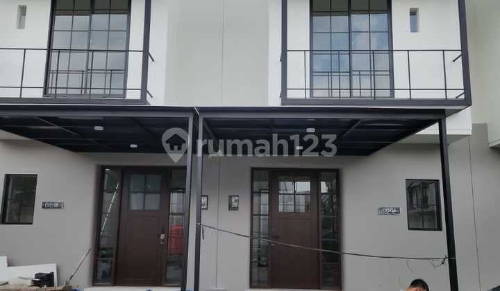 Disewakan Rumah Graha Natura Cluster Daisy 2 Lantai 3 Kamar Lb64m Dekat Lontar dan Pakuwon Mall Surabaya Barat