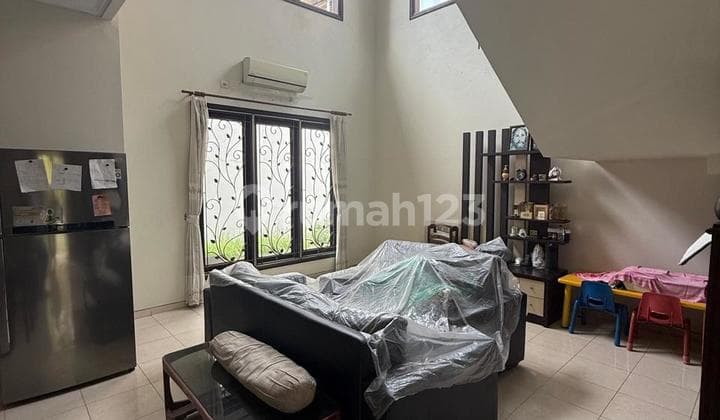 Disewakan Rumah 2 Lantai Full Furnish Wisata Bukit Mas Wiyung Dekat Pakuwon Mall Surabaya Barat