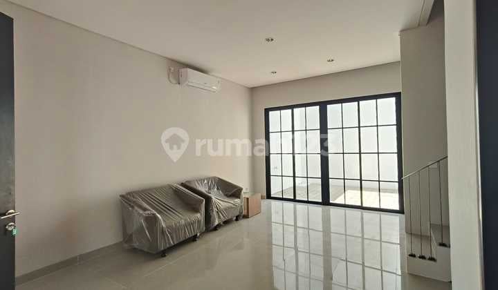 For Rent New House Fresh Dian Istana White House Wuyung 2 Floors Area 102M² 3 Bedrooms West Surabaya