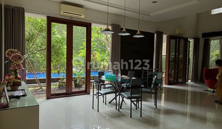 Disewakan Cepat Rumah Royal Residence Wiyung With Pool Luas 390m 2 Lantai Dekat Pakuwon Mall Dan Selangkah Ke Citraland