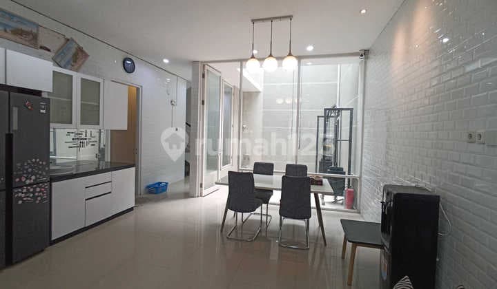 Disewakan Rumah Royal Residence Cluster Beinleheim Wiyung 2 Lantai 3 Kamar Luas 190m Dekat Pakuwon Mall Surabaya Barat