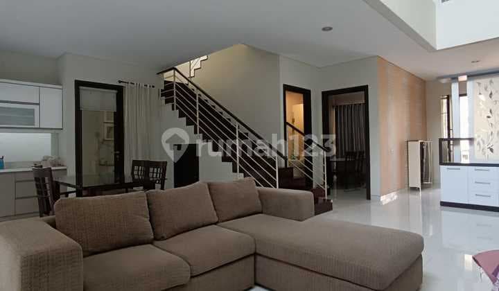 Disewakan Rumah Minimalis Graha Family Blok Yy 2 Lantai 4 Kamar Full Furnish Surabaya Barat