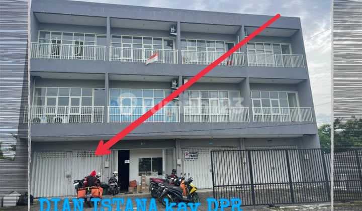 Disewakan Ruko Dian Istana Wiyung Kav Dpr Lt 112m 3 Lantai Dekat Apartemen Cbd Ruko Paling Besar Diantara Ruko Dian Istana Dekat Ke Pakuwon Mall Dan Selangkah Ke Citraland