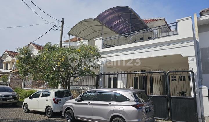 For Sale Dian Istana Wiyung 2-Storey House, Land Area 205M, 4 Bedrooms, Near Pakuwon Mall, West Surabaya