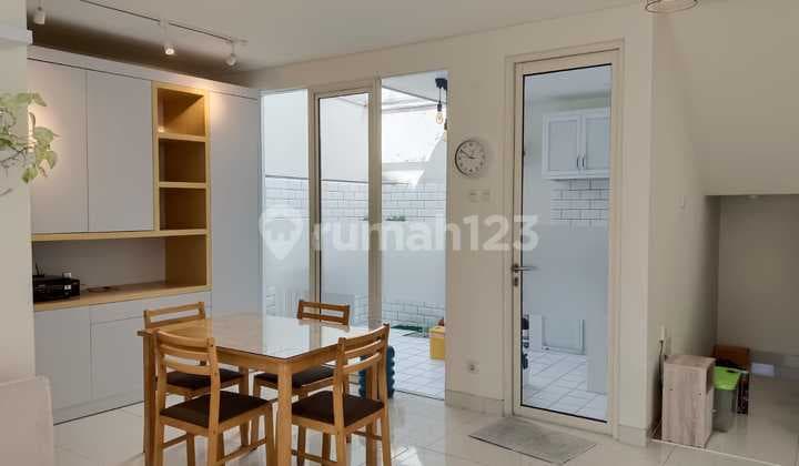 Disewakan Rumah Grand Pakuwon 2 Lantai Tandes 2 Kamar Dekat Food Junction Surabaya Barat