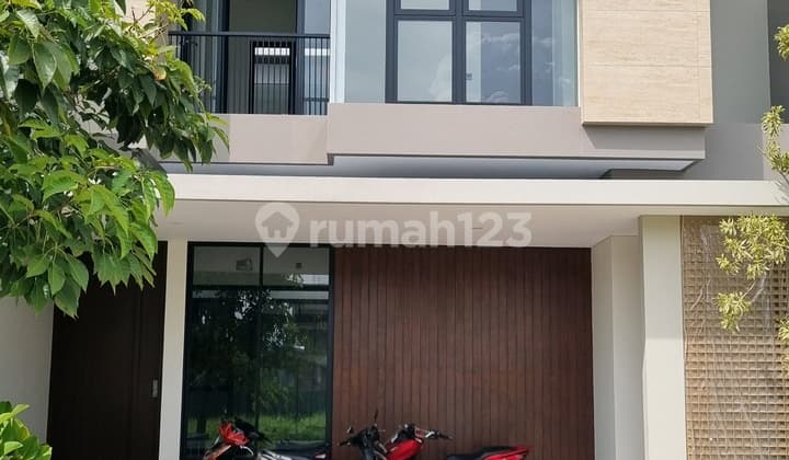 Dijual Rumah Baru Gress Minimalis Siap Huni Woodland 2Lt Citraland Utama Lt135m 4Kt Dekat Gwalk dan Pakuwon Mall Surabaya Barat