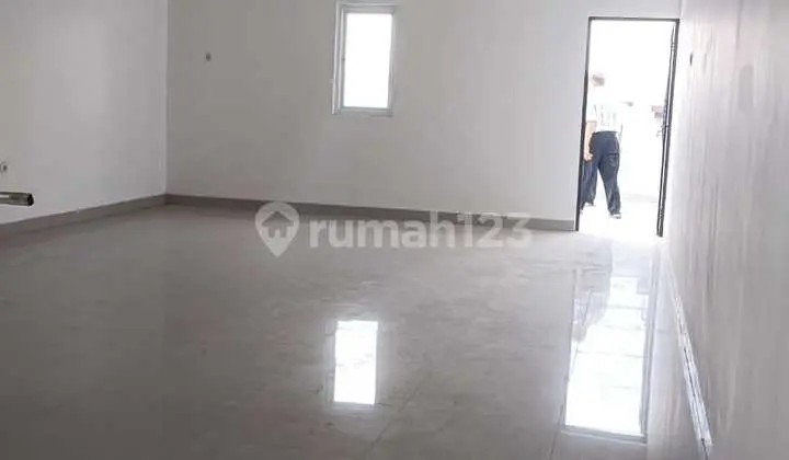 Ruko Jelambar Baru Siap Huni Pinggir Jalan Ada Kost Tempat Makan