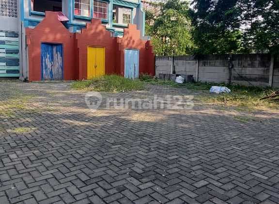 Gedung Kavling Komersil Duri Kosambi Raya Pinggir Jalan Ramai Parkir Luas